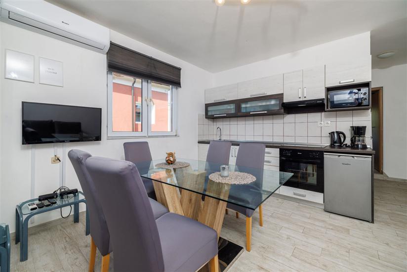 Apartment A1, for 5 persons