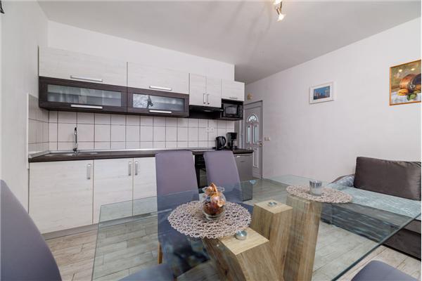 Apartment A1, for 5 persons