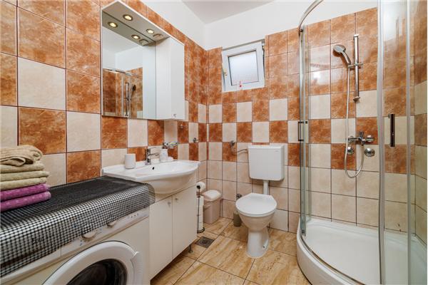 Apartment A1, for 5 persons