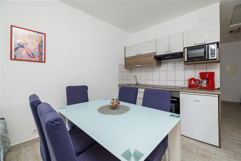 Apartment A2, for 5 persons