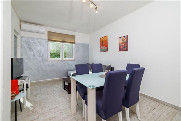 Apartment A2, for 5 persons