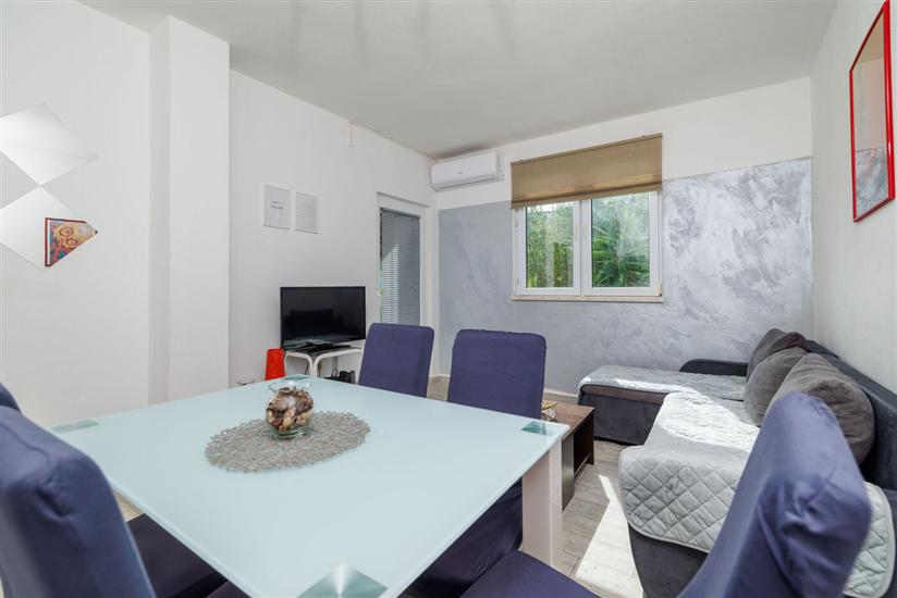 Apartment A2, for 5 persons