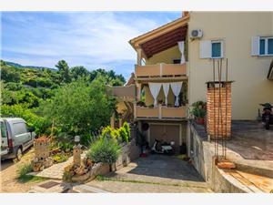 Apartments Tatjana Banjol - island Rab, Size 45.00 m2, Airline distance to town centre 700 m