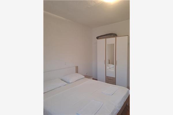 Apartment A1, for 7 persons
