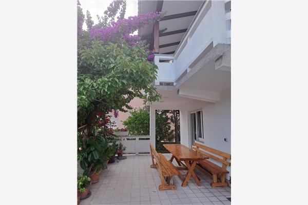 Apartment A1, for 7 persons