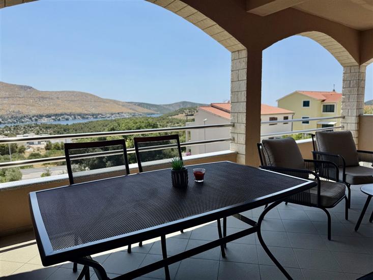 Apartment A2, for 5 persons