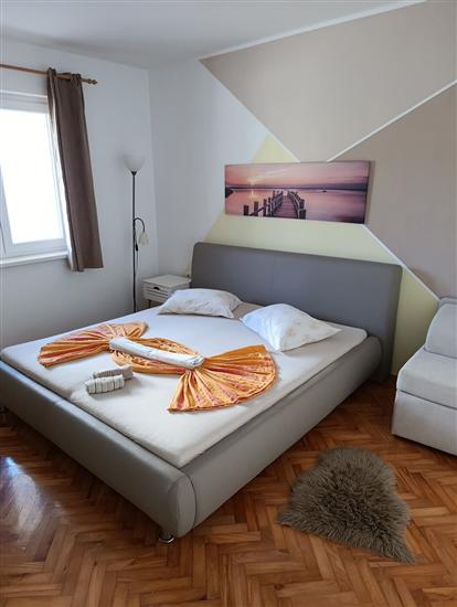 Apartment A2, for 5 persons