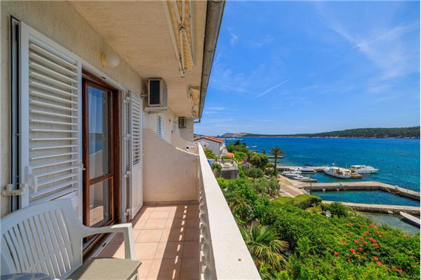 Apartment A4, for 4 persons