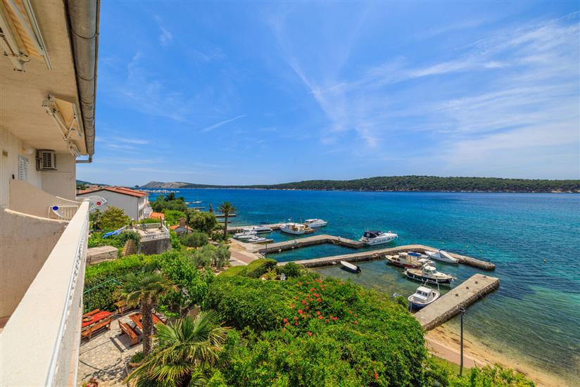 Apartment A4, for 4 persons