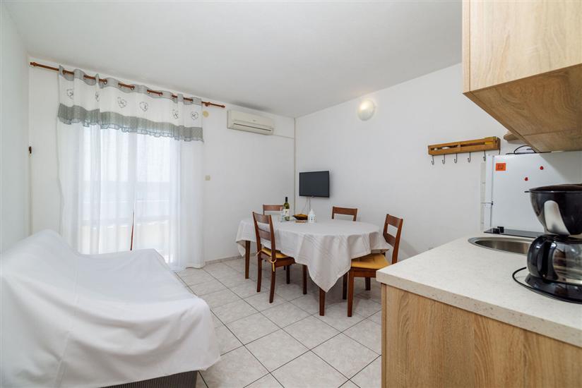 Apartment A4, for 4 persons