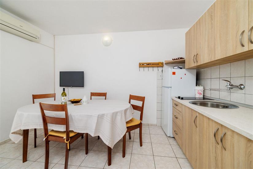 Apartment A4, for 4 persons