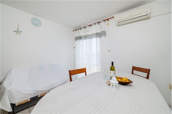 Apartment A4, for 4 persons