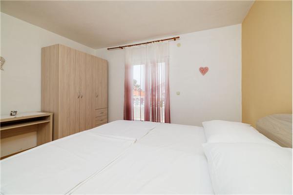 Apartment A4, for 4 persons