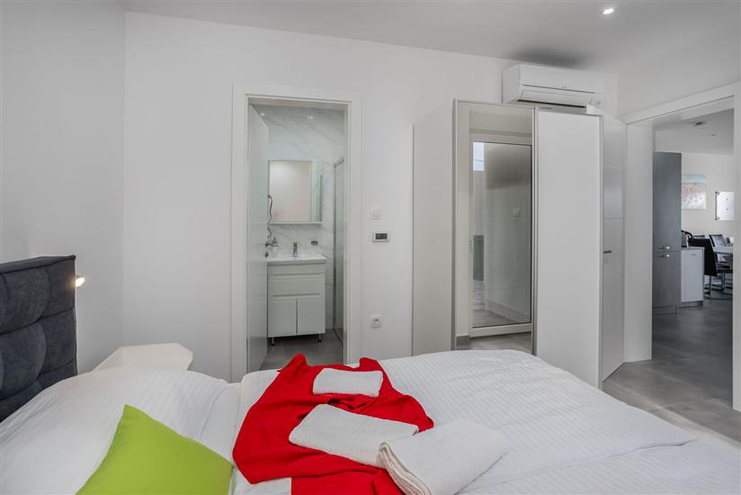 House K1, for 8 persons