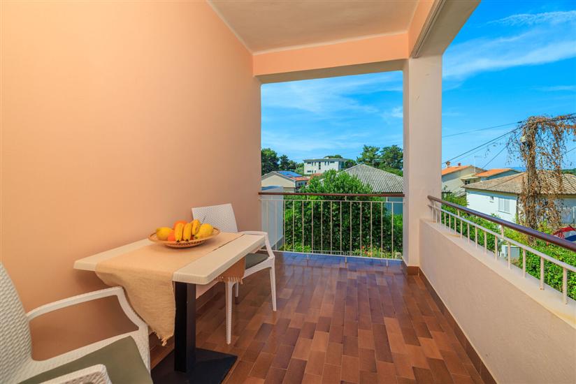 Room S1, for 2 persons