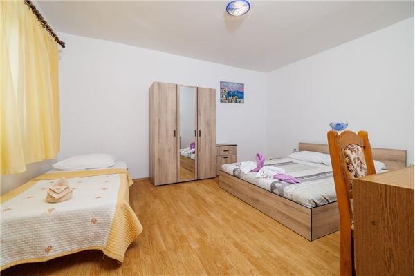 Apartment A1, for 6 persons