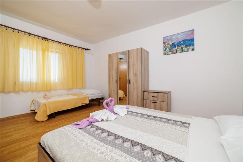 Apartment A1, for 6 persons