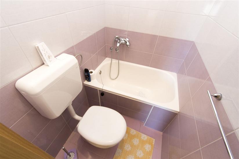 Apartment A3, for 6 persons