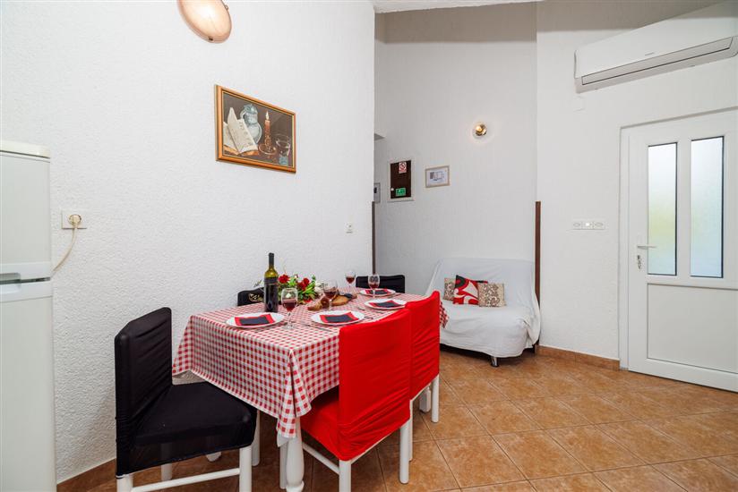 Apartment A1, for 5 persons
