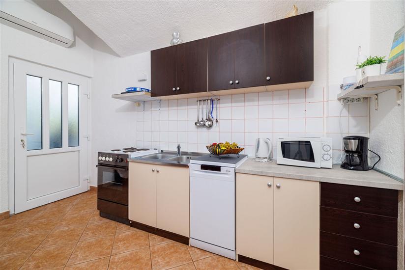 Apartment A1, for 5 persons