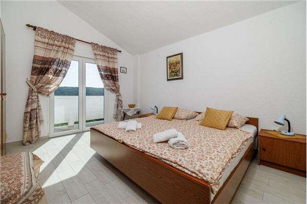 Apartment A1, for 5 persons