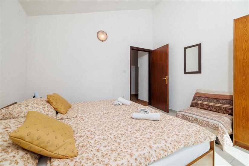 Apartment A1, for 5 persons