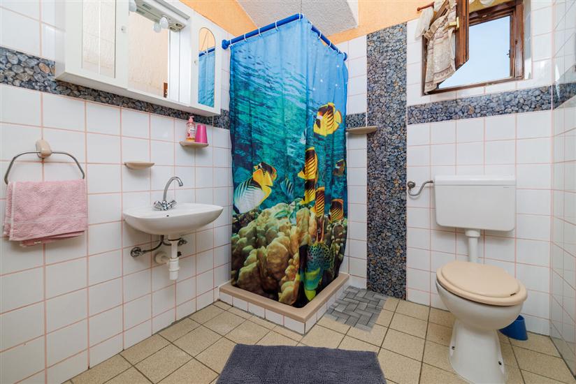 Apartment A1, for 5 persons