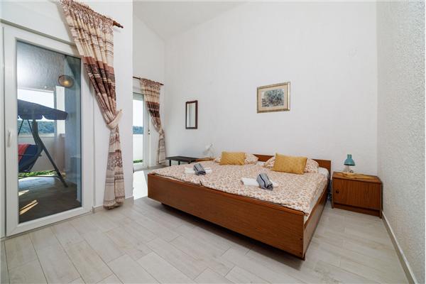 Apartment A1, for 5 persons