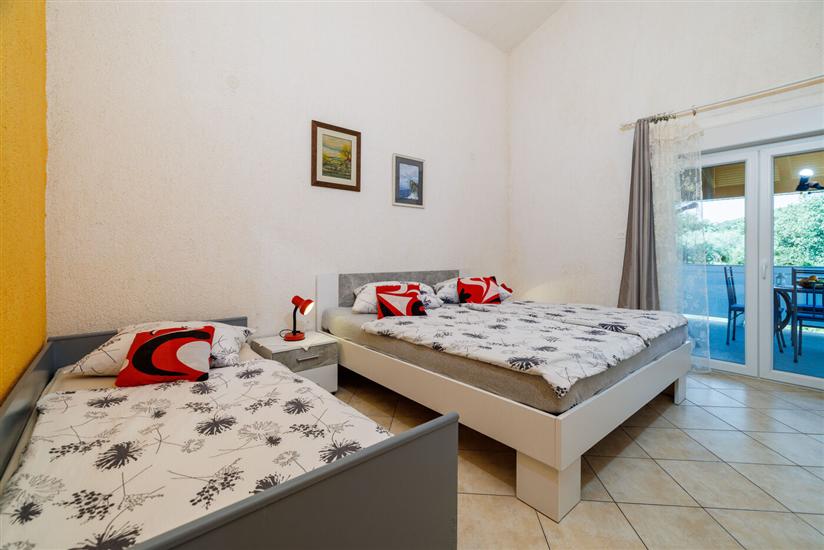 Apartment A2, for 5 persons