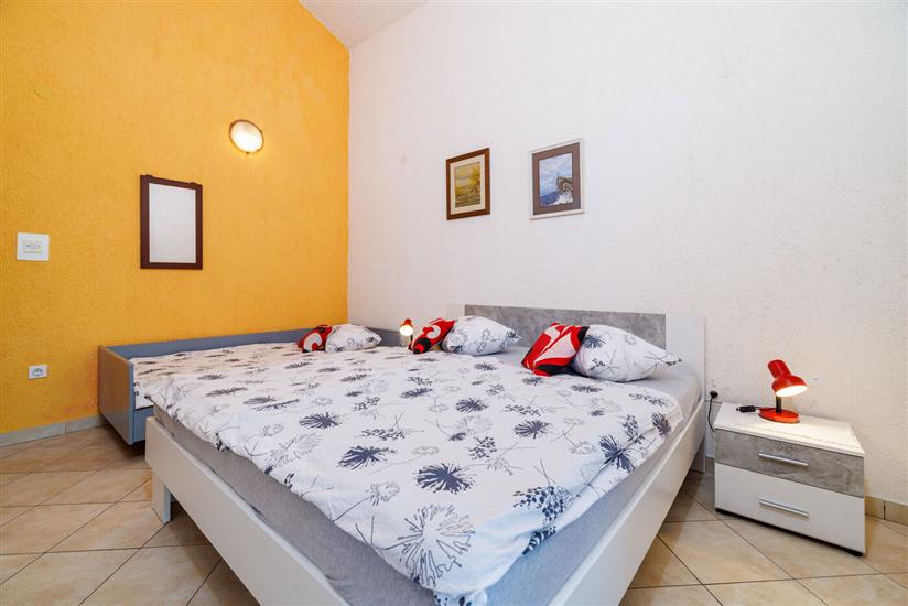 Apartment A2, for 5 persons
