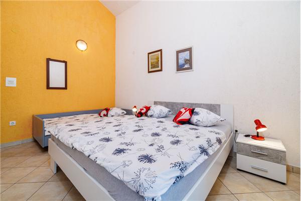 Apartment A2, for 5 persons