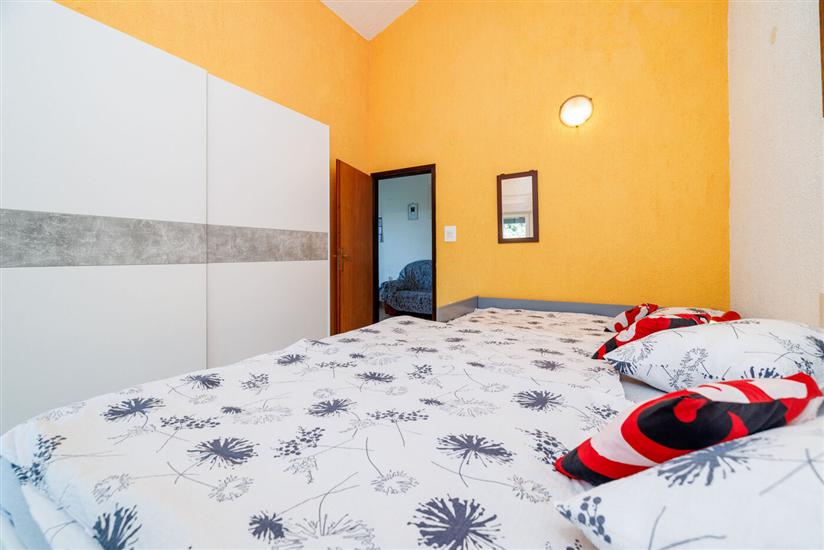 Apartment A2, for 5 persons