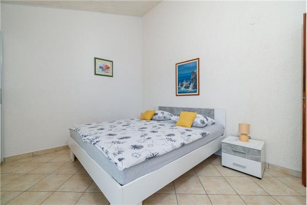 Apartment A2, for 5 persons