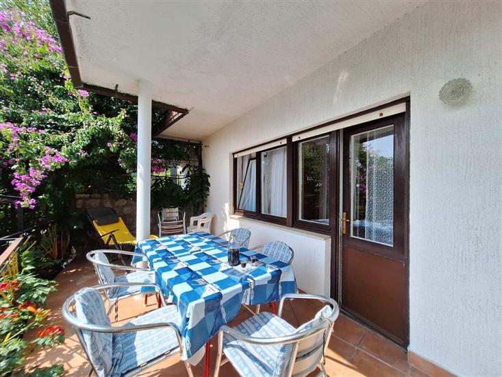 Apartment A1, for 5 persons