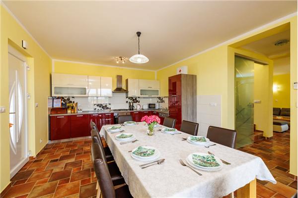 House K1, for 8 persons