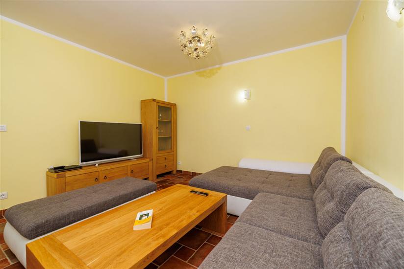 House K1, for 8 persons