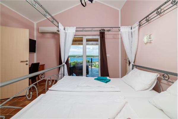 House K1, for 8 persons