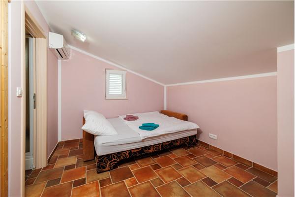 House K1, for 8 persons