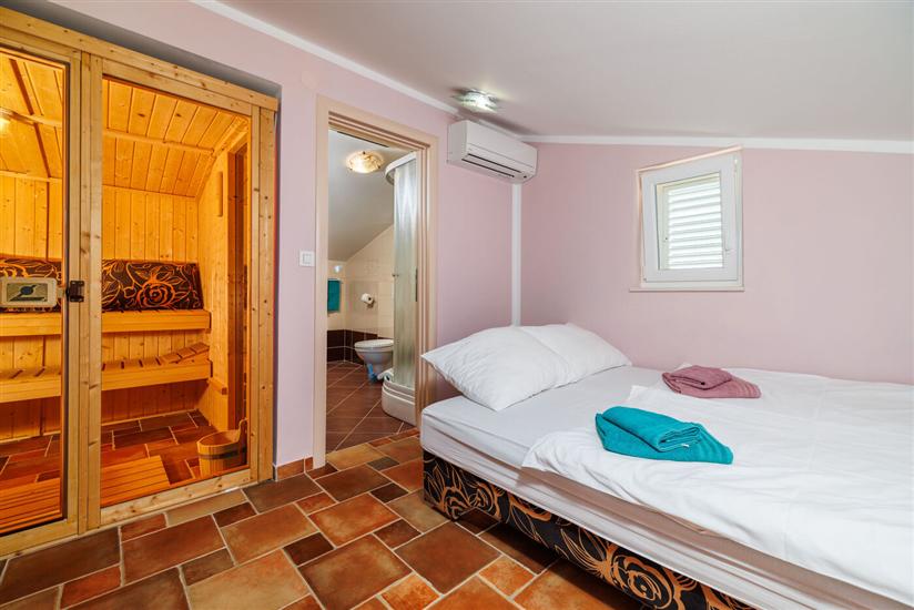 House K1, for 8 persons