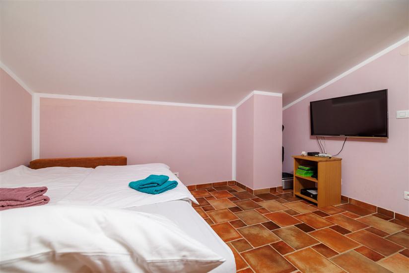 House K1, for 8 persons