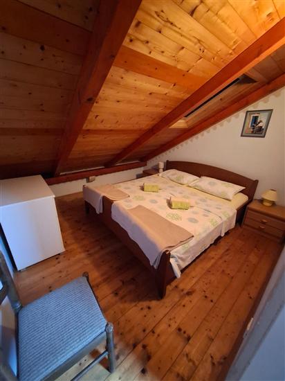 Apartment A1, for 8 persons