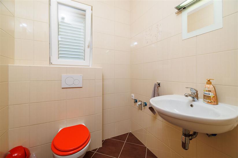 House K1, for 8 persons