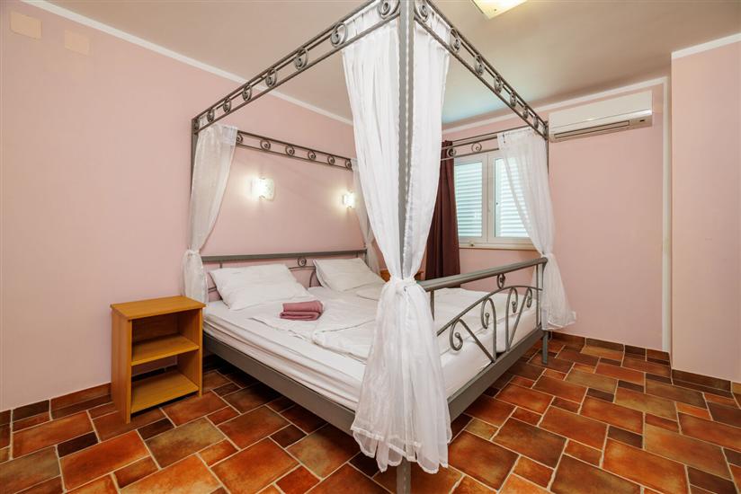 House K1, for 8 persons