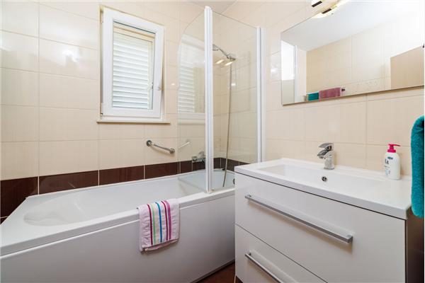 House K1, for 8 persons