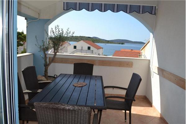 Apartment A3, for 6 persons