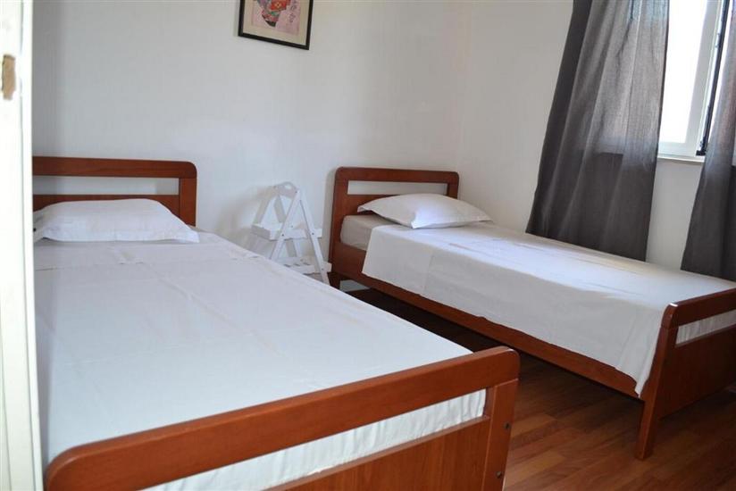 Apartment A2, for 7 persons