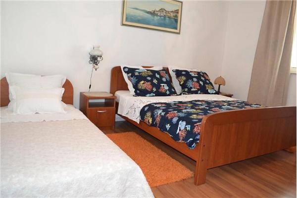 Apartment A2, for 7 persons