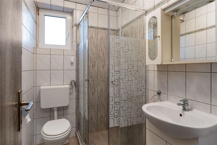 Apartment A2, for 6 persons