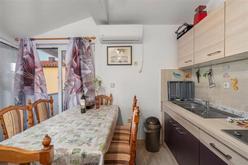Apartment A2, for 6 persons