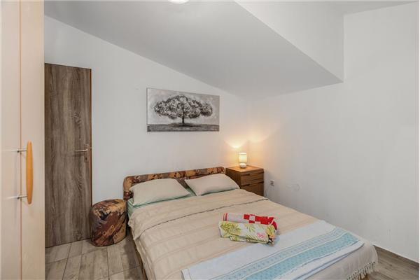 Apartment A2, for 6 persons